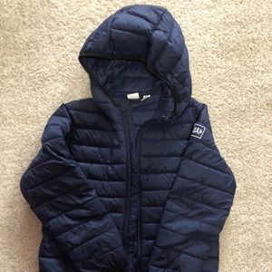 Boys Navy Puffer Jacket. Gap size small.